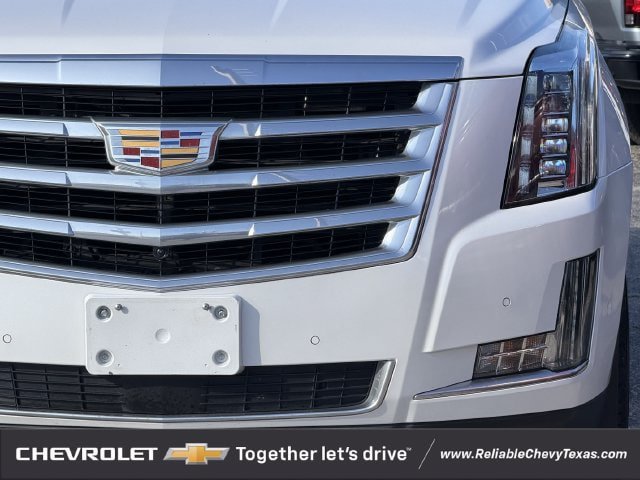 Used 2019 Cadillac Escalade ESV Premium Luxury AWD/4WD image 9