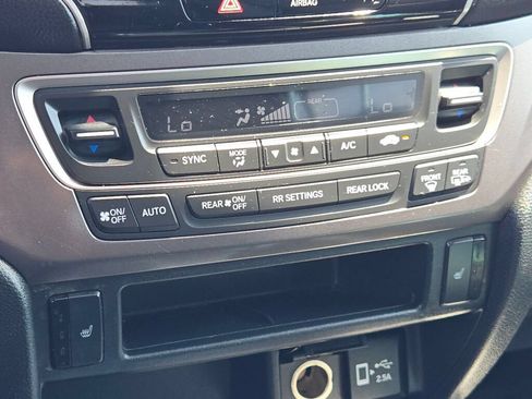 Used 2022 Honda Pilot Special Edition image 11