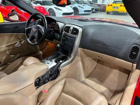 Used 2005 Chevrolet Corvette Coupe w/ Preferred Equipment Group RWD image 11
