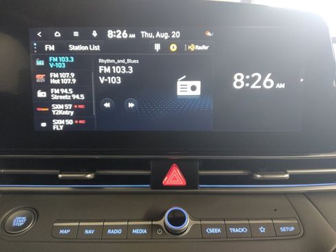 Used 2025 Hyundai Elantra SEL FWD image 25