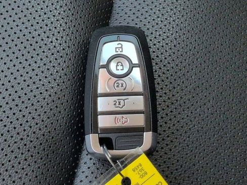 Used 2022 Ford Escape SEL FWD image 29