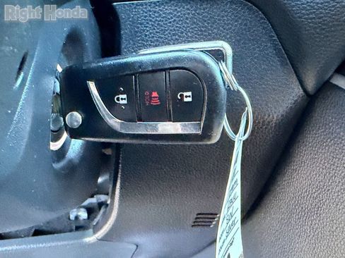 Used 2021 Toyota RAV4 LE w/ Carpet Mat Package (TMS) image 30