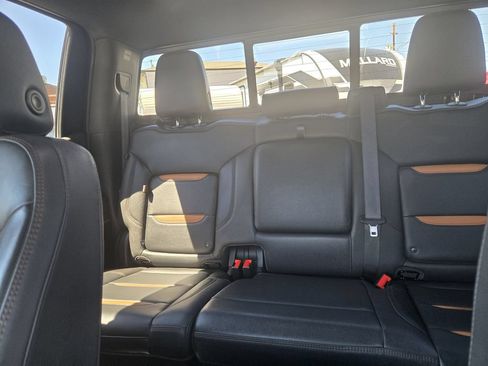 Used 2024 GMC Sierra 1500 AT4 w/ AT4 Premium Package AWD/4WD image 18