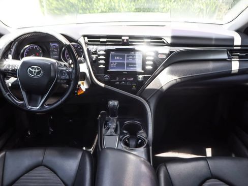 Used 2020 Toyota Camry SE FWD image 24