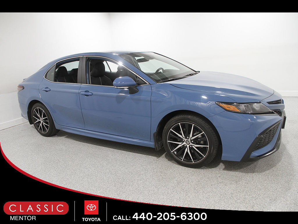 Certified 2024 Toyota Camry SE FWD image 1