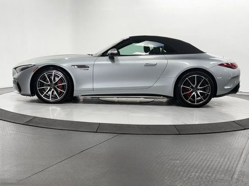 Used 2022 Mercedes-Benz SL 55 AMG 4MATIC w/ Driver Assistance Package image 4