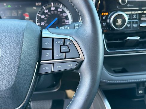 Used 2021 Toyota Highlander Limited image 39