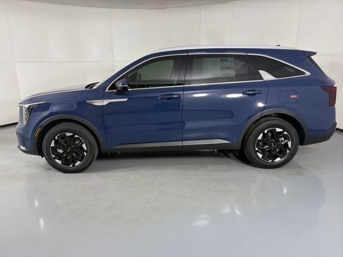 New 2026 Kia Sorento S w/ S Panoramic Sunroof Package FWD image 5