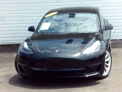 Used 2023 Tesla Model 3 Standard Range RWD image 13
