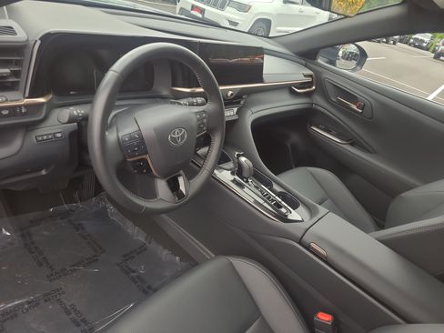 Certified 2025 Toyota Crown Signia AWD/4WD image 15