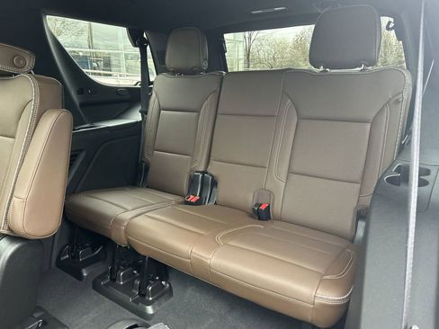 Used 2021 Chevrolet Tahoe High Country w/ Premium Package image 24