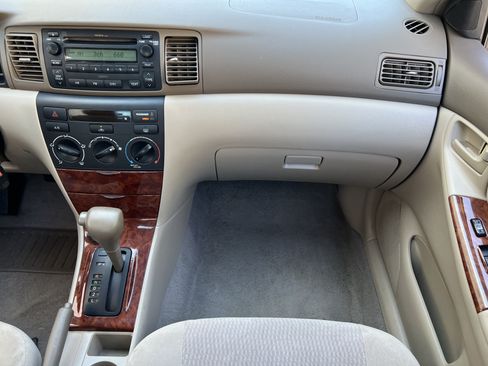 Used 2006 Toyota Corolla LE w/ Audio Value Pkg FWD image 32