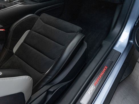Used 2022 Ford Mustang Shelby GT500 w/ Carbon Fiber Track Pack RWD image 40