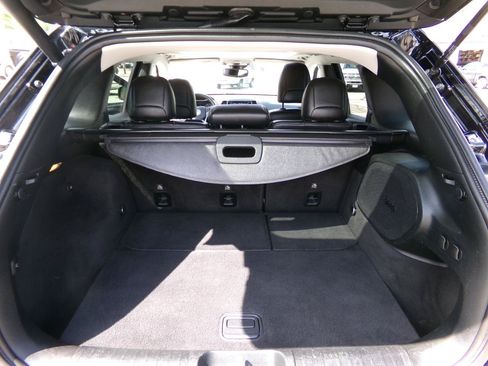 Used 2019 Jeep Cherokee Limited w/ Luxury Group AWD/4WD image 19