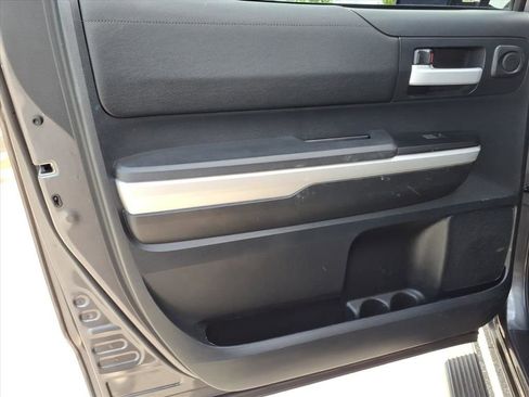 Used 2015 Toyota Tundra SR5 w/ SR5 Upgrade Package image 27