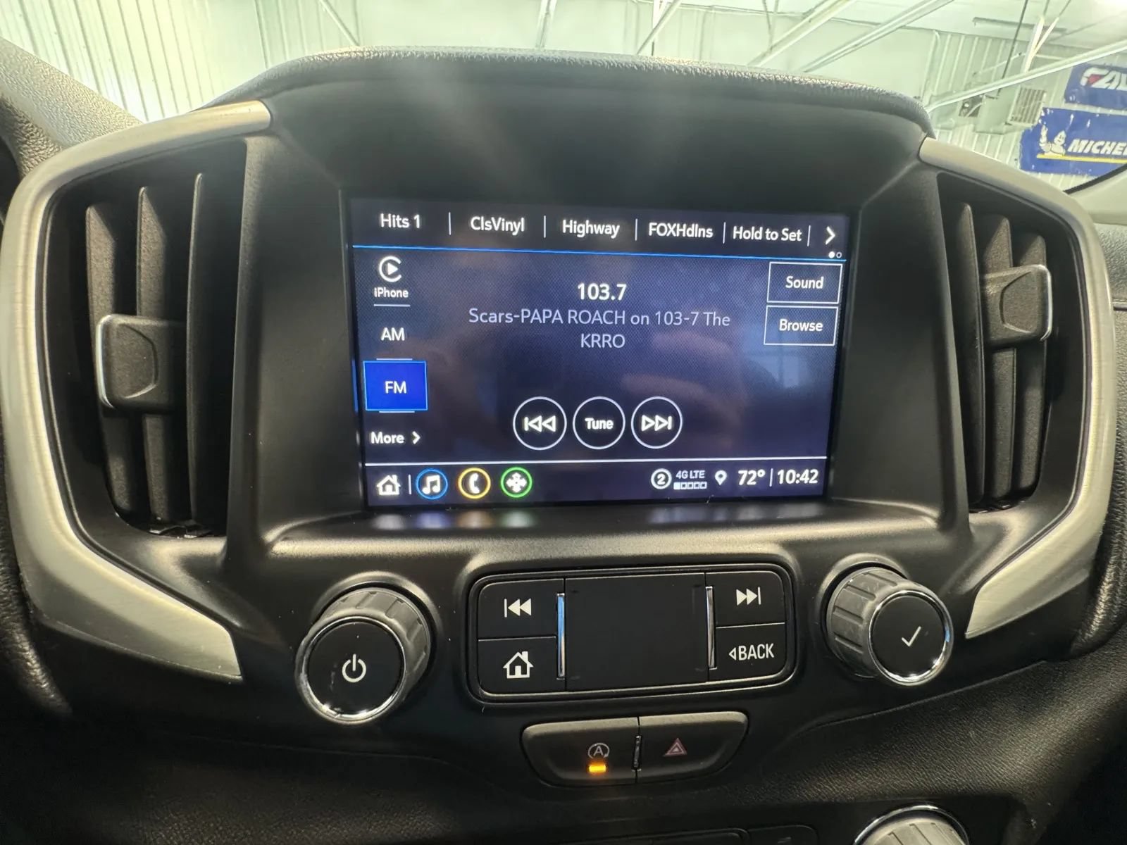 Used 2024 GMC Terrain SLT AWD/4WD image 33