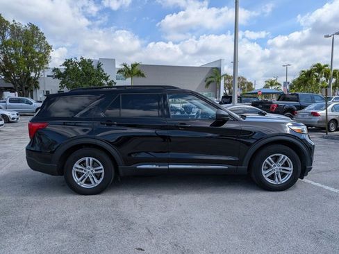 Used 2023 Ford Explorer XLT w/ Equipment Group 202A image 4