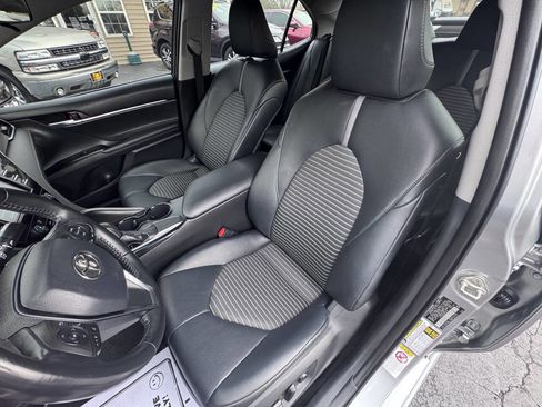Used 2018 Toyota Camry SE image 23