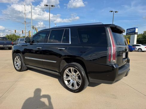 Used 2019 Cadillac Escalade Premium Luxury AWD/4WD image 13