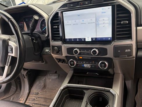 Used 2022 Ford F250 Lariat w/ Lariat Ultimate Package AWD/4WD image 15