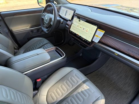Used 2023 Rivian R1S Adventure AWD/4WD image 16