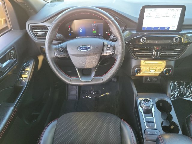 Certified 2025 Ford Escape ST-Line FWD image 4
