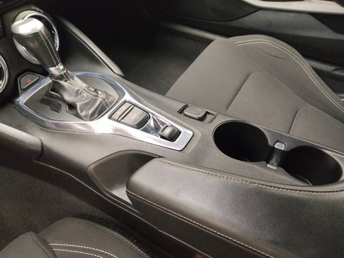 Used 2020 Chevrolet Camaro LT RWD image 26