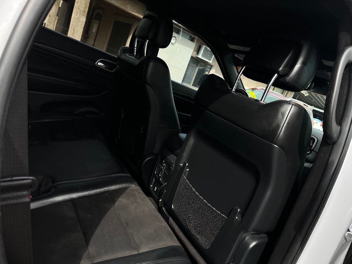 Used 2020 Jeep Grand Cherokee Altitude RWD image 32