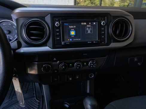 Used 2019 Toyota Tacoma SR5 AWD/4WD image 11