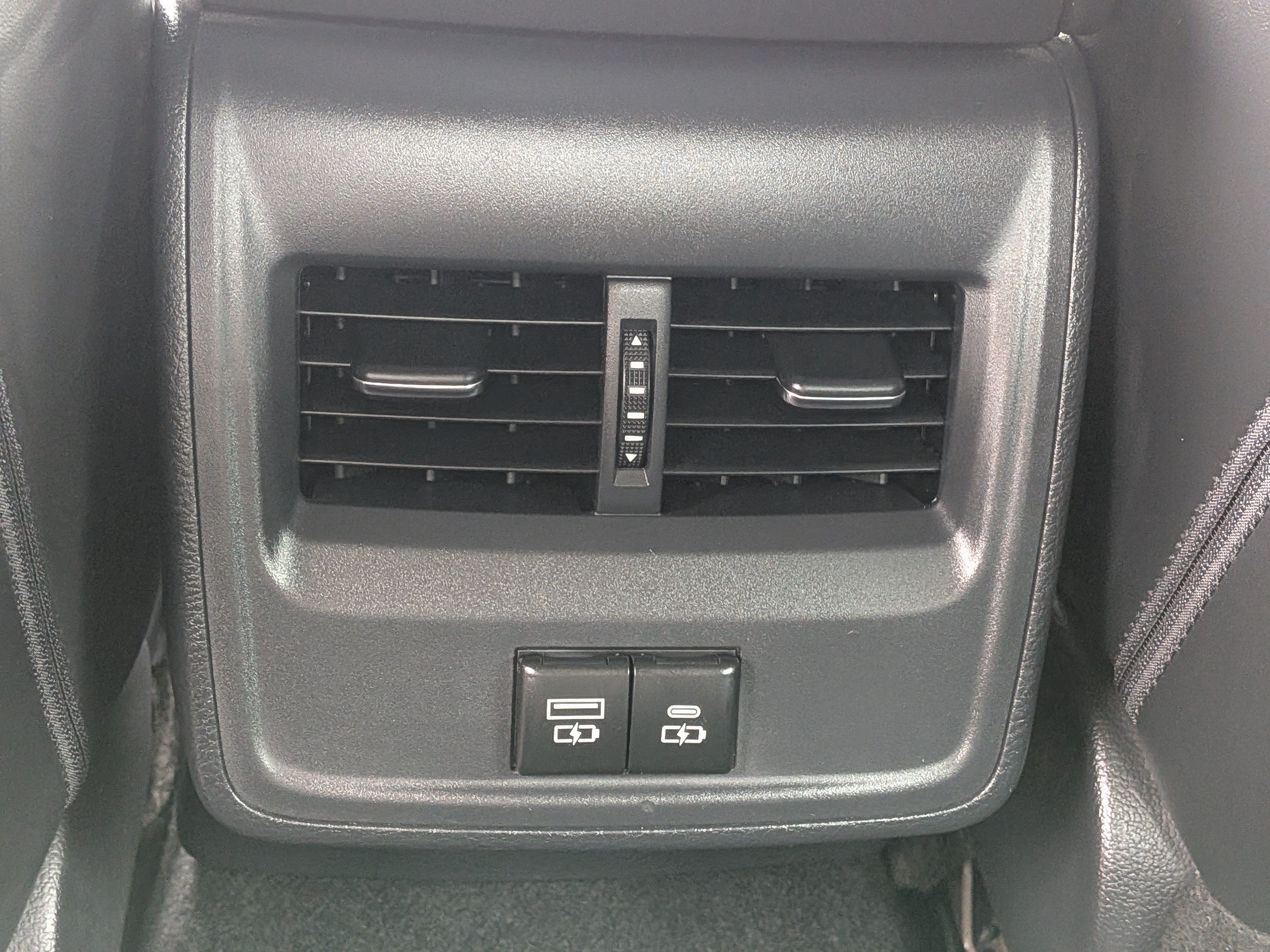 Used 2021 Toyota Avalon XLE w/ Moonroof Package FWD image 14