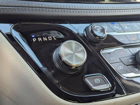 Used 2018 Chrysler Pacifica Limited w/ Advanced Safetytec Group image 27