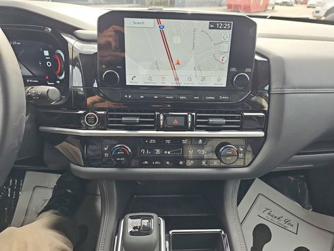 Used 2024 Nissan Pathfinder Platinum w/ Cargo Package image 22