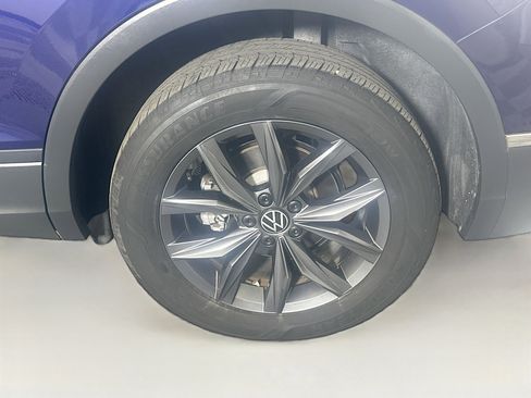 Used 2023 Volkswagen Tiguan SE FWD image 11
