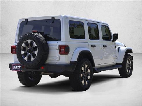 Used 2018 Jeep Wrangler Unlimited Sahara AWD/4WD image 5