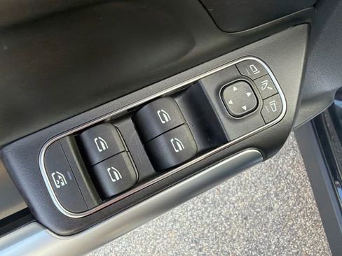 Used 2025 Mercedes-Benz GLA 250 4MATIC image 26