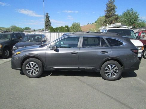 Used 2022 Subaru Outback Premium AWD/4WD image 2