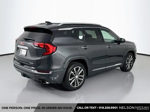 Used 2020 GMC Terrain Denali w/ Denali Premium Package AWD/4WD image 5
