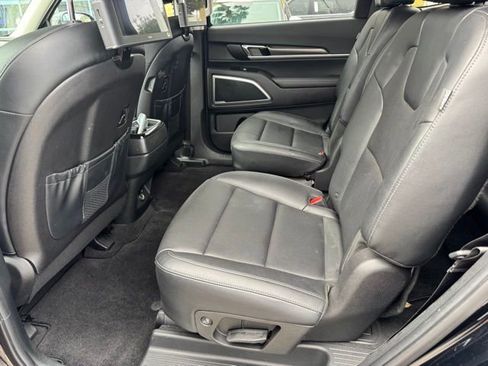 Used 2023 Kia Telluride S image 13