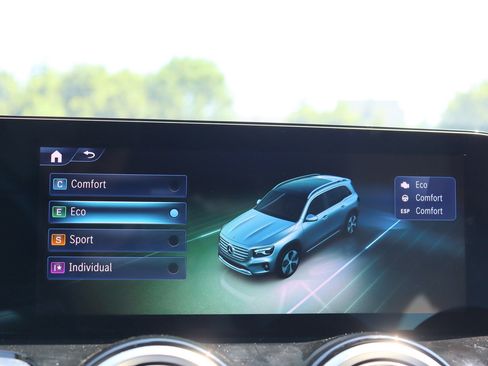 Used 2024 Mercedes-Benz GLB 250 image 26