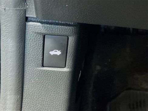 Used 2023 Honda Accord EX image 6