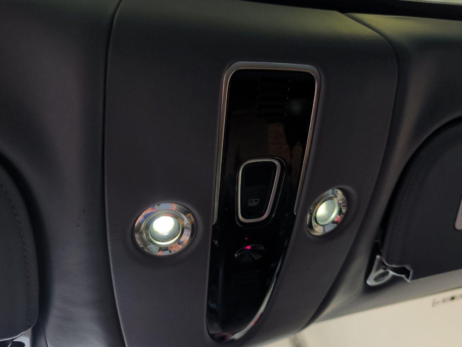 Used 2021 Aston Martin DBX AWD/4WD image 29