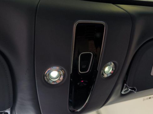 Used 2021 Aston Martin DBX AWD/4WD image 29