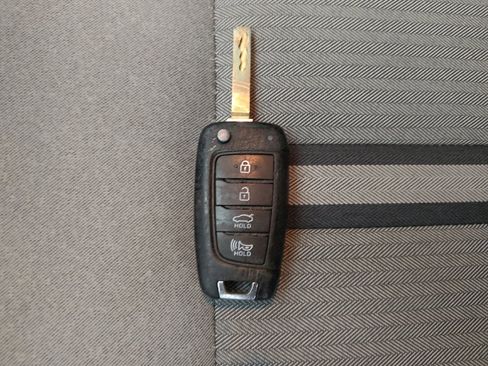 Used 2022 Hyundai Sonata SE FWD image 32