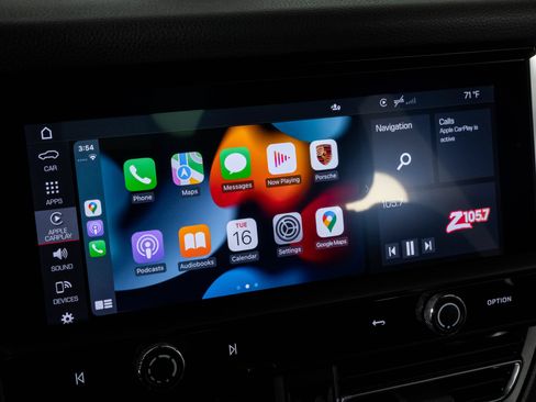 Certified 2023 Porsche Macan AWD/4WD image 15