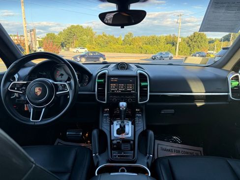 Used 2015 Porsche Cayenne S image 19
