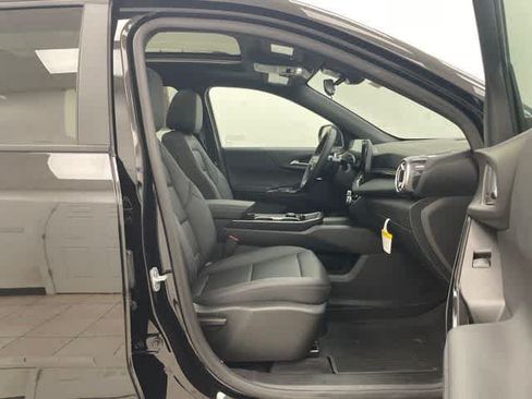 New 2026 Chevrolet Equinox LT w/ Convenience Package II AWD/4WD image 15