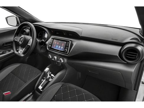 Used 2020 Nissan Kicks SV FWD image 12