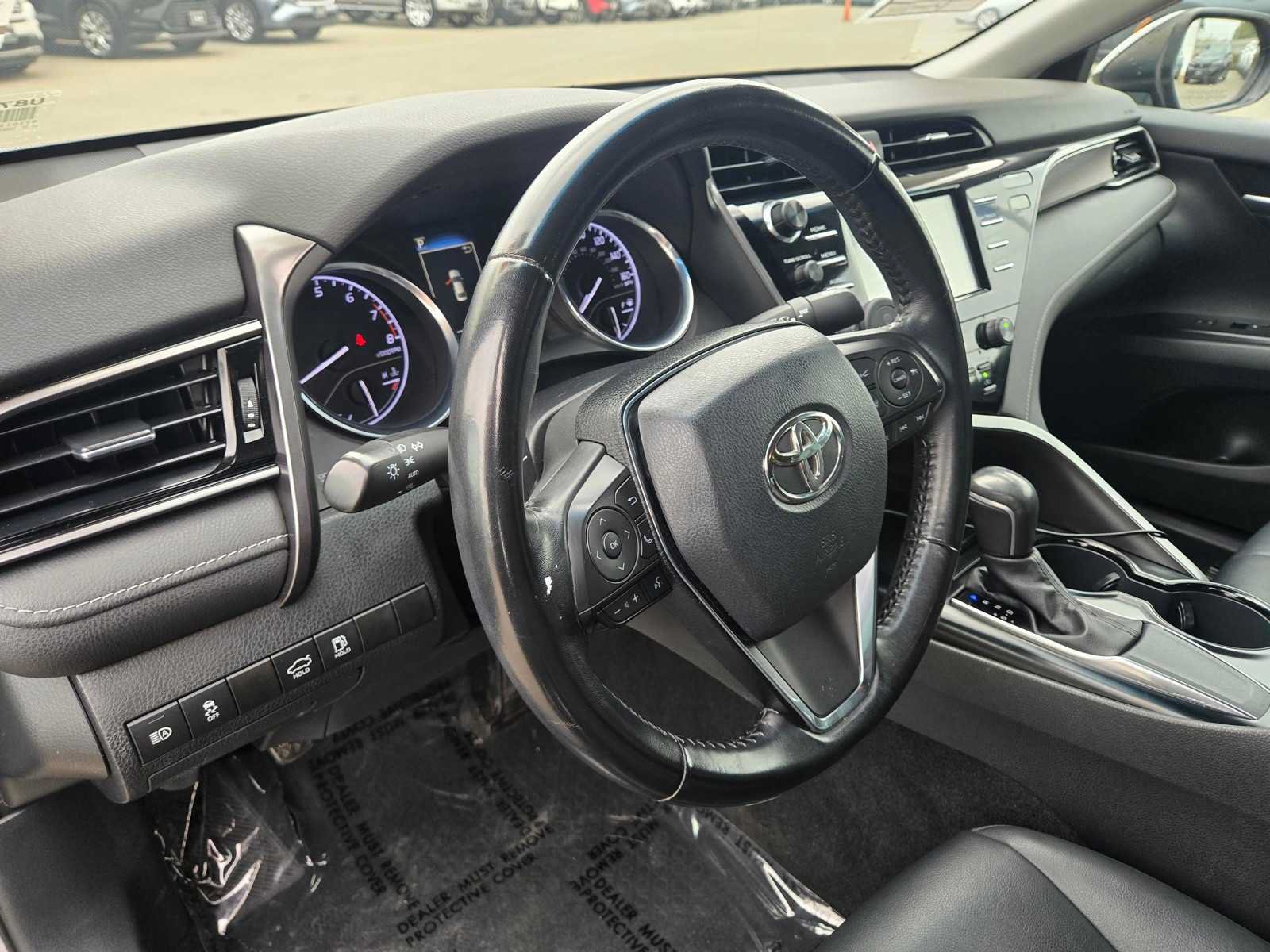 Used 2020 Toyota Camry SE FWD image 12