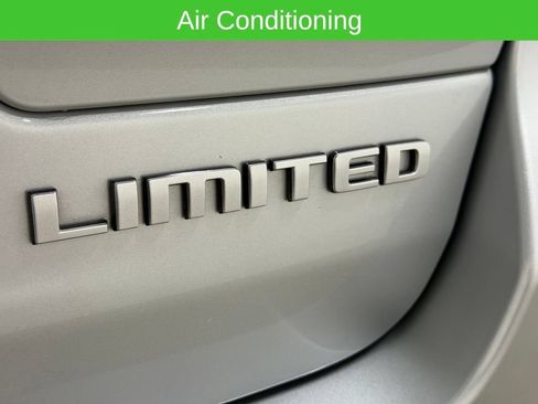 Used 2025 Jeep Grand Cherokee Limited w/ Luxury Tech Group II AWD/4WD image 13