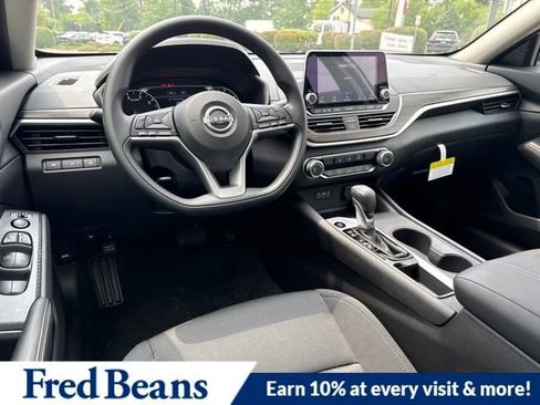 New 2026 Nissan Altima 2.5 SV FWD image 17